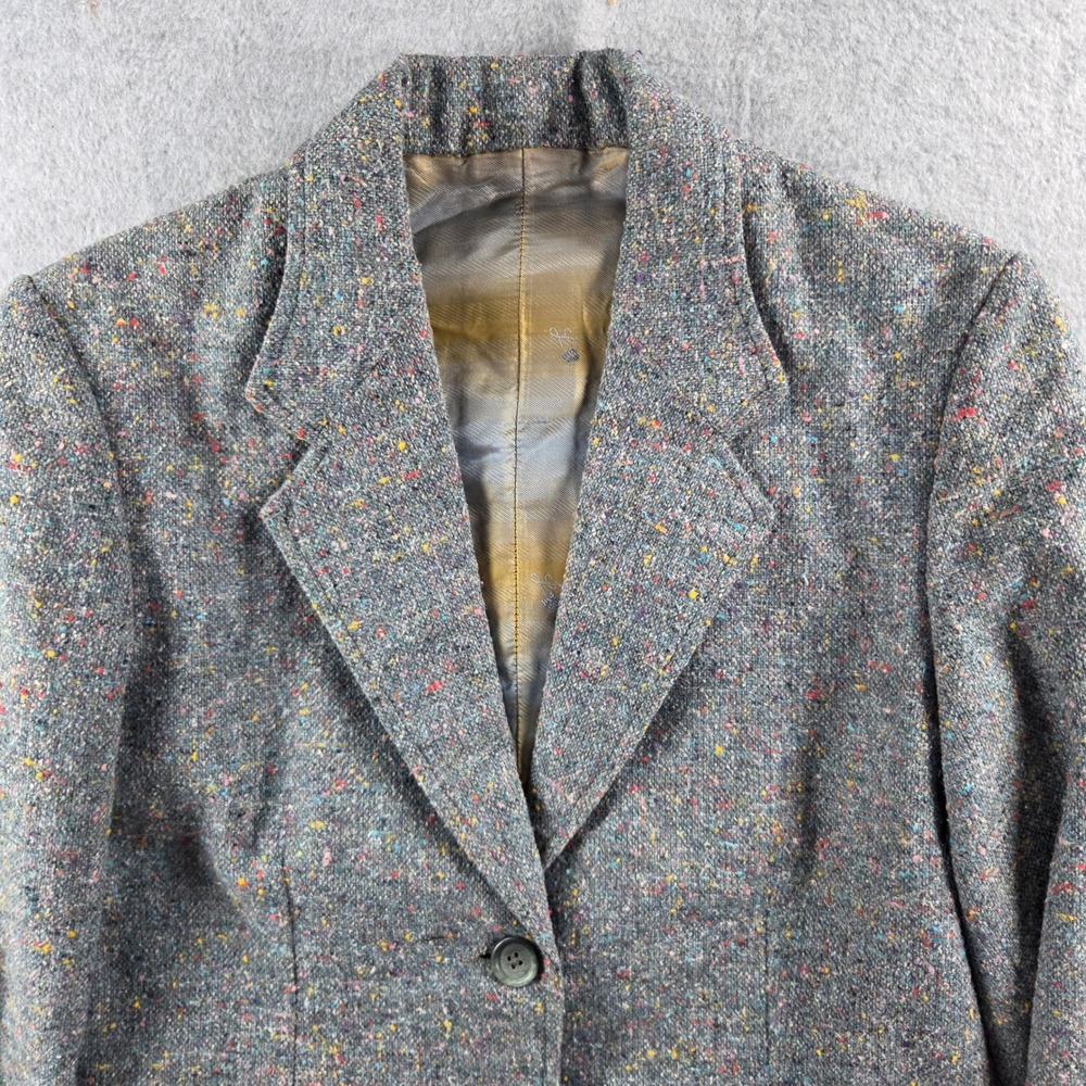 Vintage Gray Tweed Blazer with Multicolor Speckle